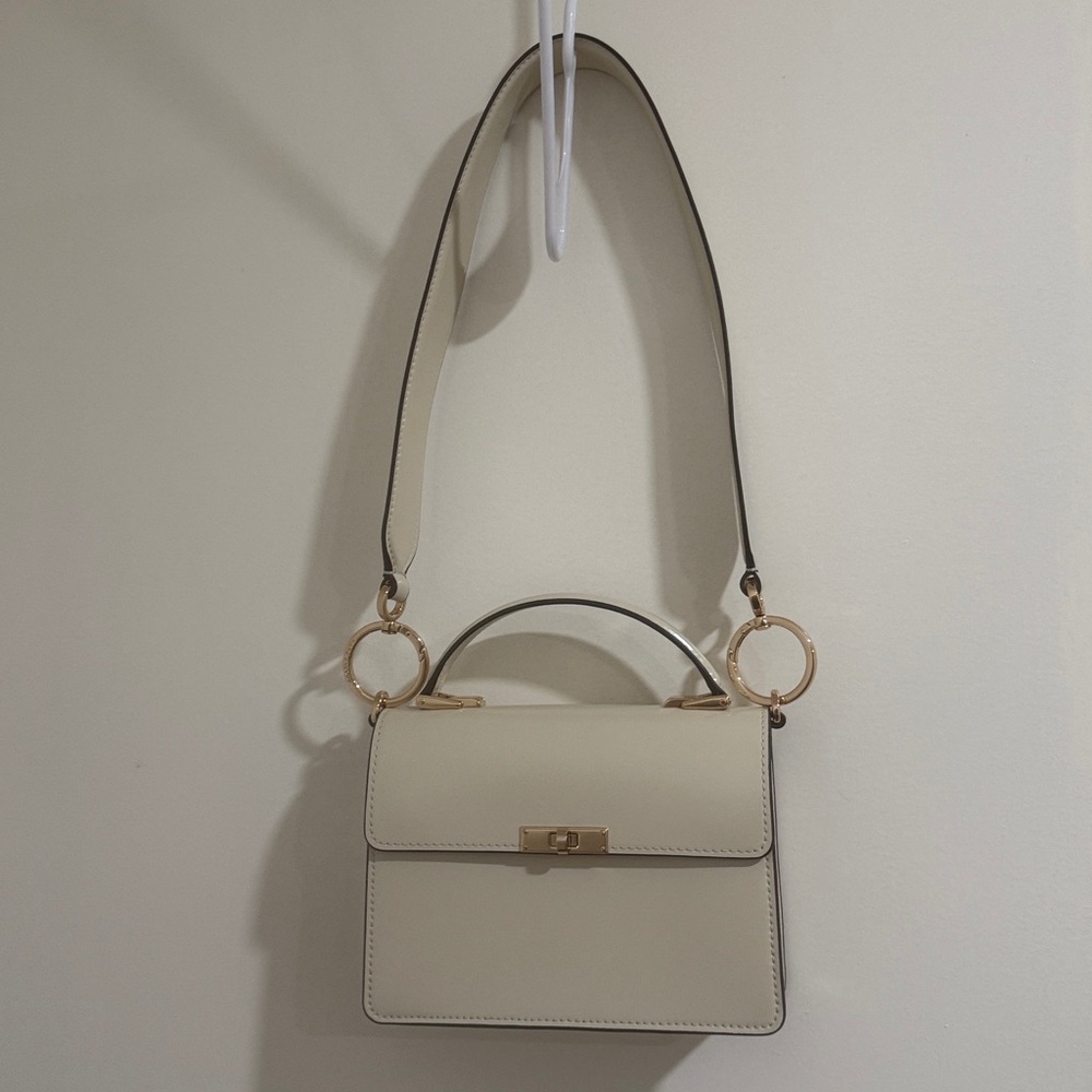 Elegant Cream Handbag Marc Jacobs